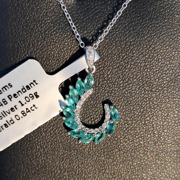 AAA Emerald & Natural White Zircon Pendant Necklace - Picture 3 of 6